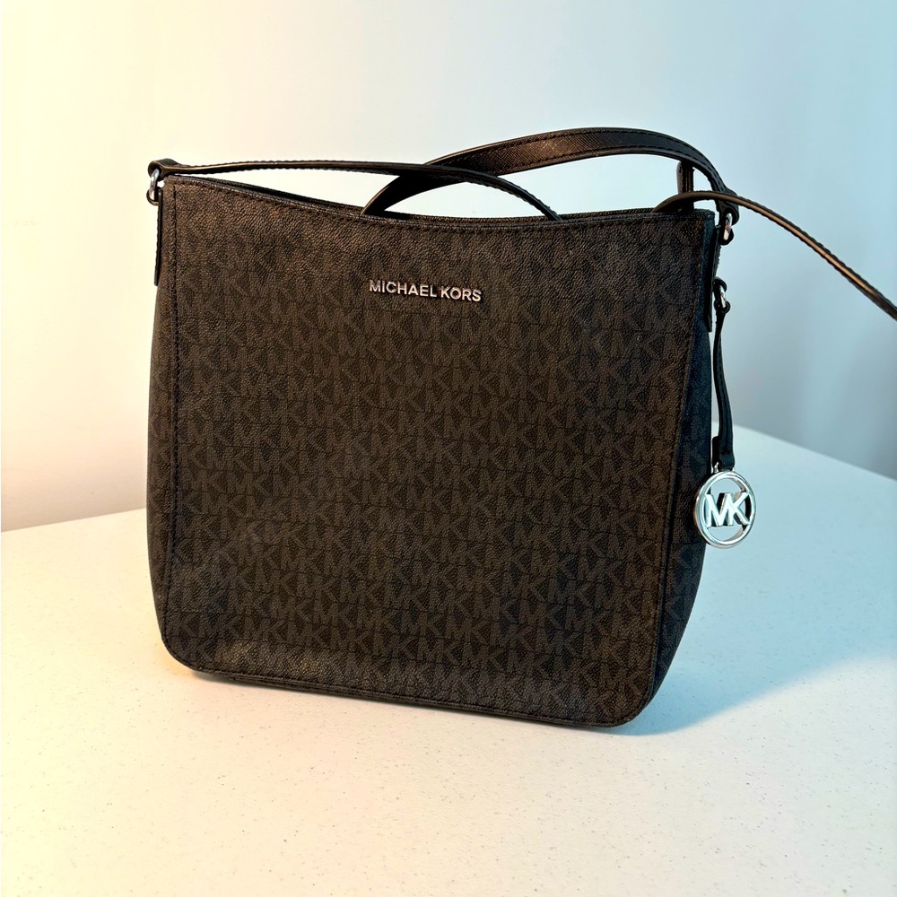 Michael Kors Black Jet Set Travel Messenger Bag